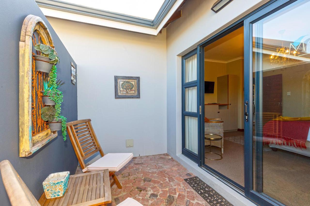 Le Mahi Guest House Langebaan Esterno foto