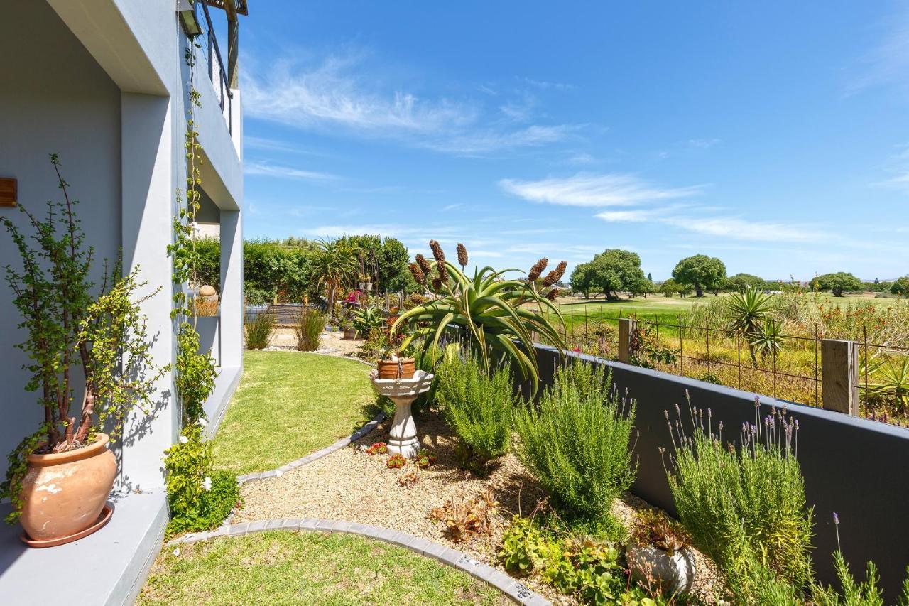 Le Mahi Guest House Langebaan Esterno foto