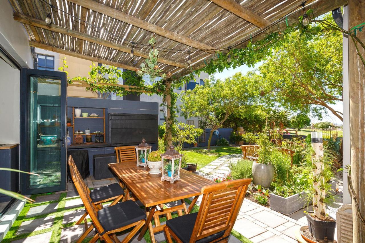 Le Mahi Guest House Langebaan Esterno foto