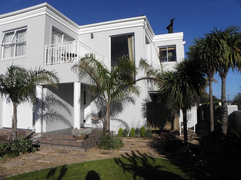 Le Mahi Guest House Langebaan Esterno foto